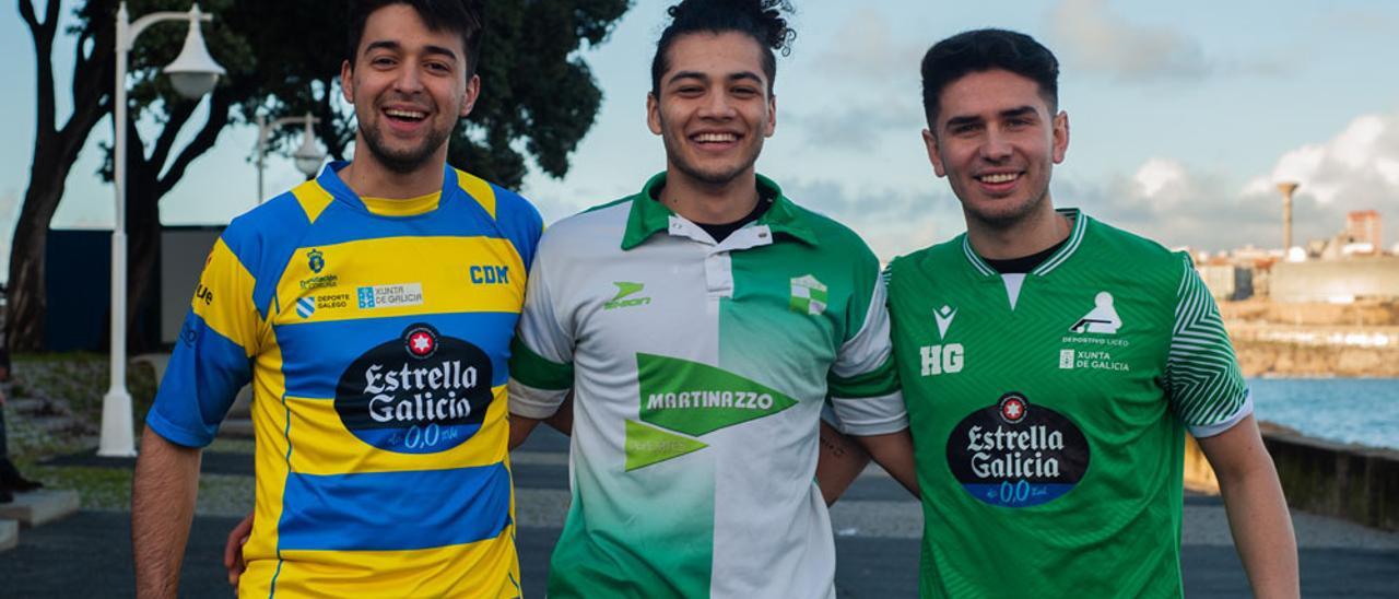 Ignacio Liñán, Nanu Castro y Matías Bridge posa con las camisetas de Compañía de María, Estudiantil y Liceo.