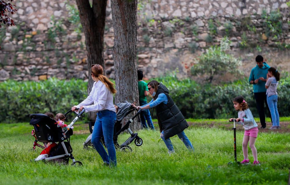 Los niños vuelven a llenar parques y calles