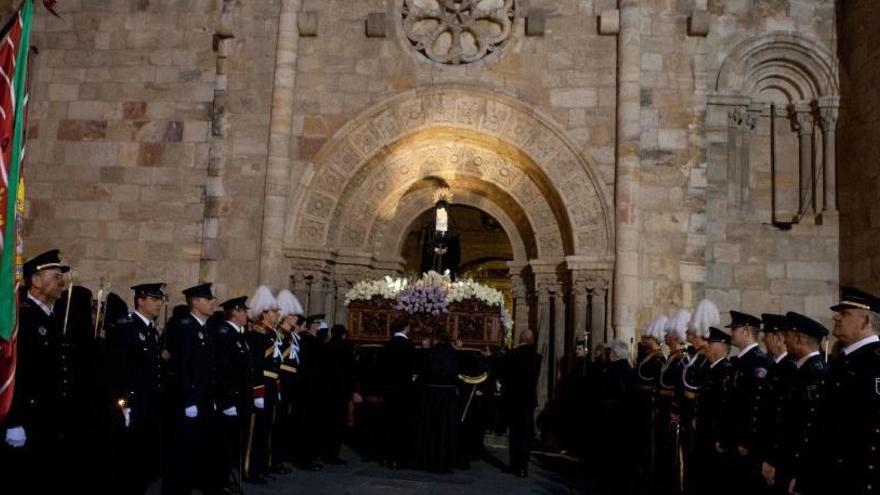 La Virgen de la Soledad en un desfile procesional