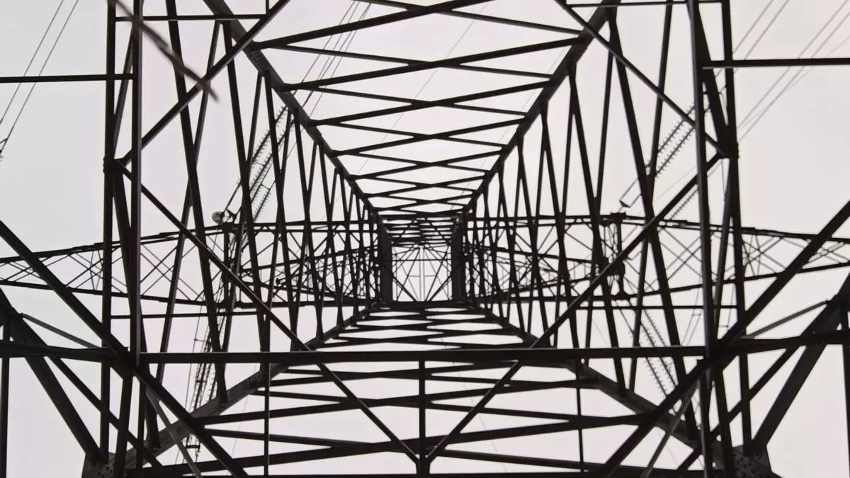 Las grandes eléctricas piden que se reparta en varios años el golpe millonario de las medidas para evitar otro apagón