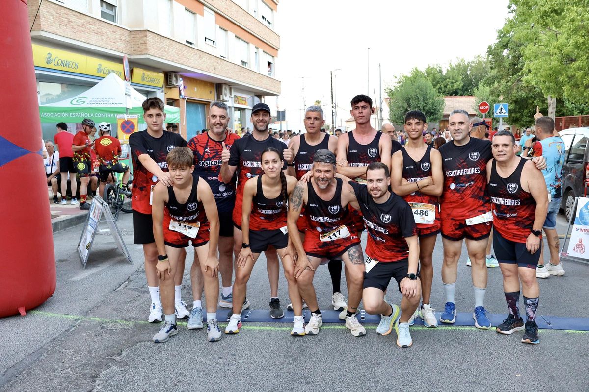 Un grupo de participantes en la Nocturna de Alquerías