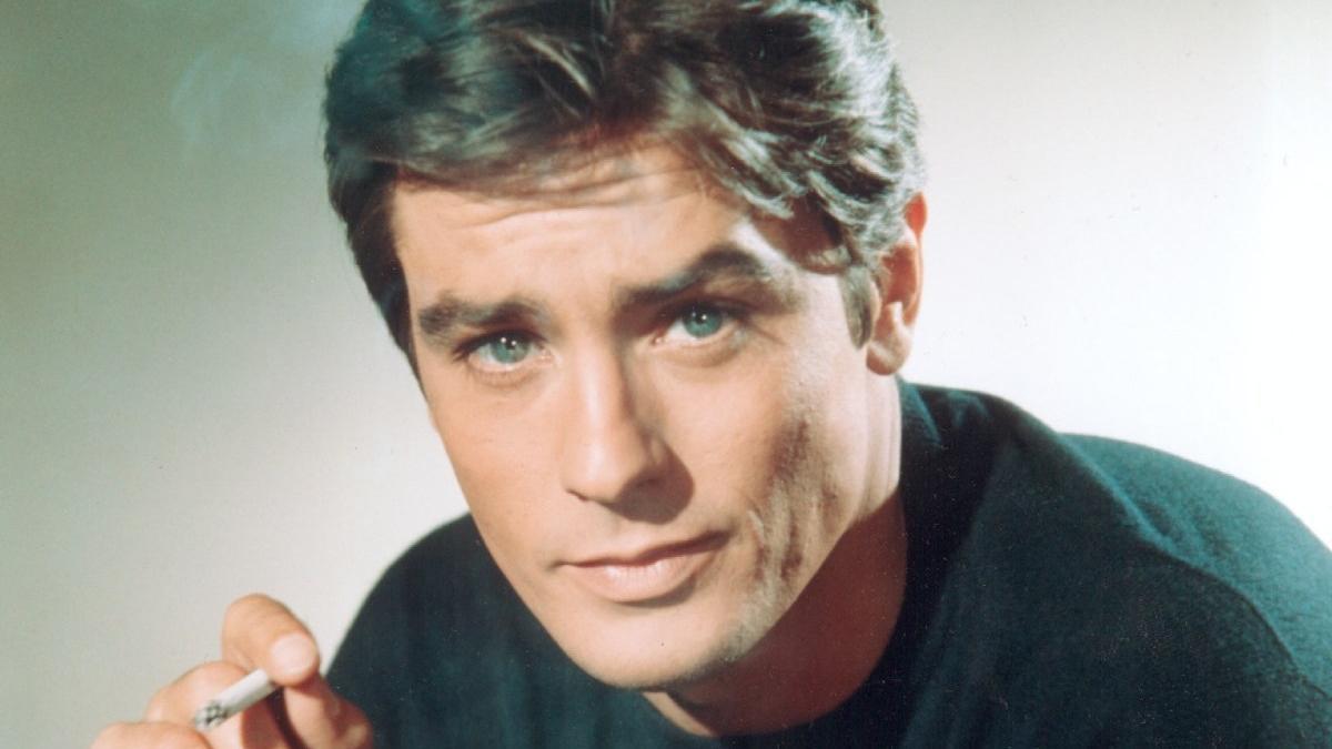 La vida de Alain Delon, el actor más guapo del mundo, en 10 fotos