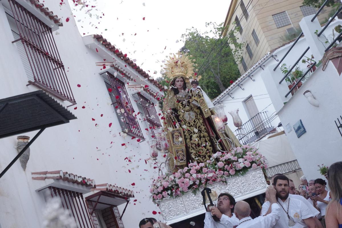 Traslado de la Virgen del Carmen de Olías a la Iglesia de San Vicente Ferrer