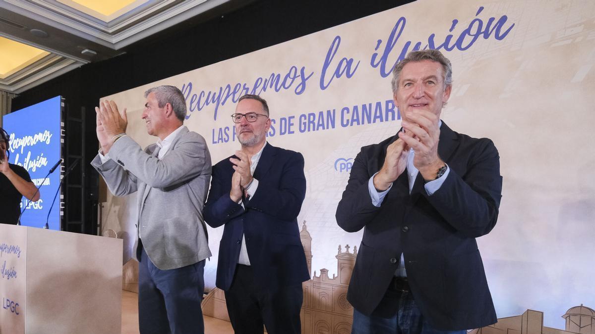 Alberto Núñez Feijóo y Manuel Domínguez presentan a Poli Suárez como candidato a la alcaldía de Las Palmas de Gran Canaria