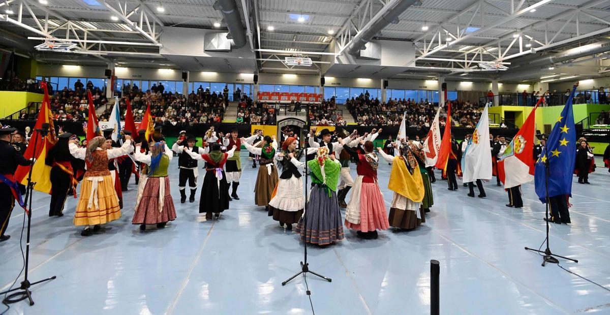 Navia acoge por primera vez el Certamen de Rondallas de Vigo