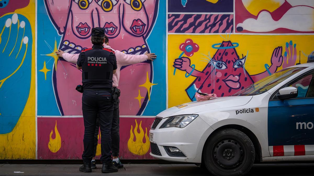 Mil agentes se despliegan en Barcelona, Badalona y LHospitalet en un macrodispositivo contra la multirreincidencia