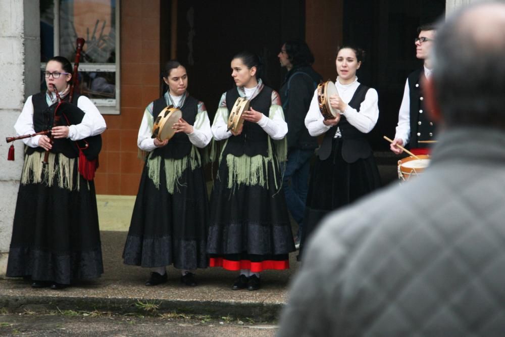 El colegio de O Foxo conmemora sus cuatro décadas