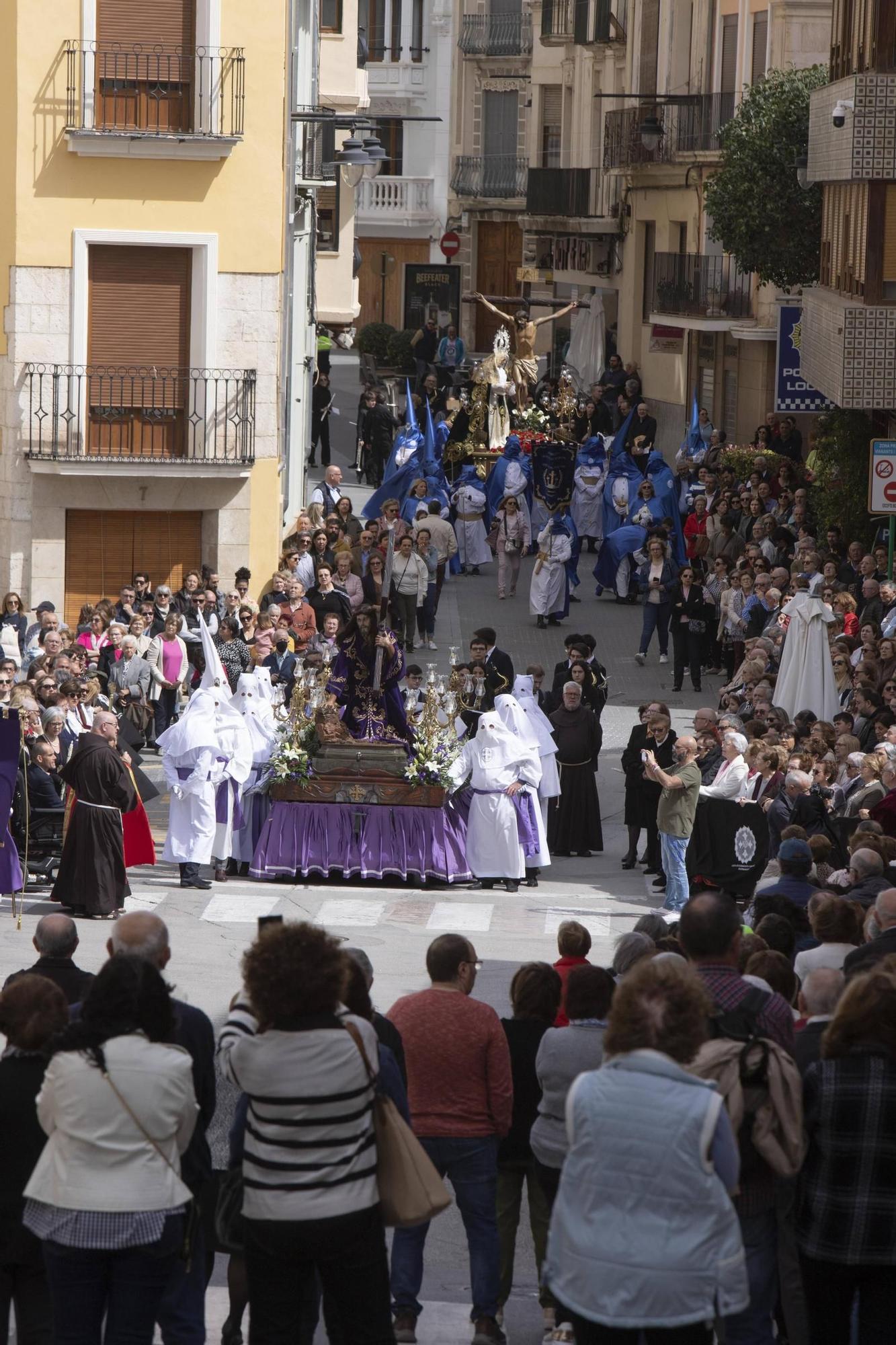 Las procesiones de Semana Santa toman las calles de Ontinyent