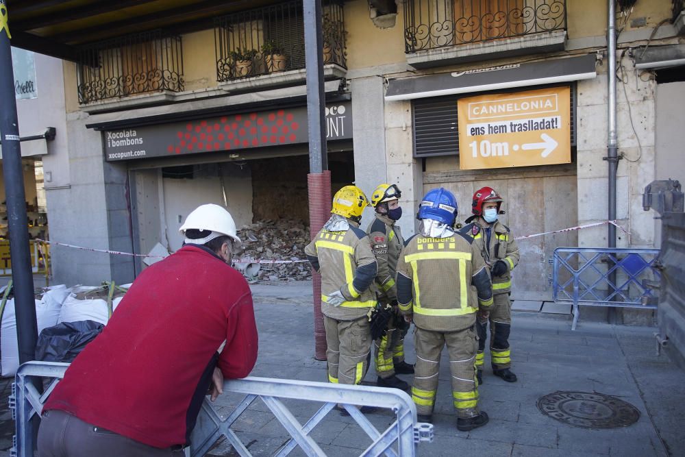 Operaris i bombers a la zona de l''accident laboral