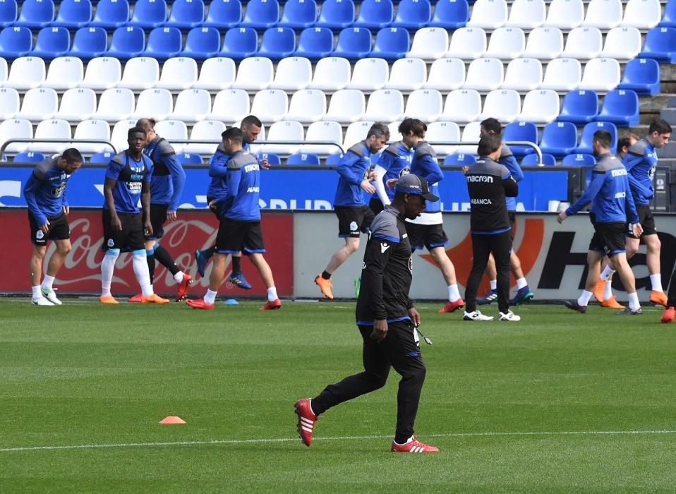 El Dépor se entrena antes de recibir al Barça