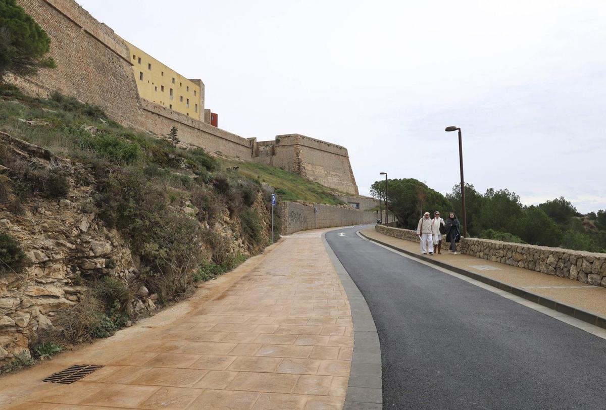 Inauguración de la reforma del Camí des Calvari, en la ciudad de Eivissa. | SERGIO G. CAÑIZARES