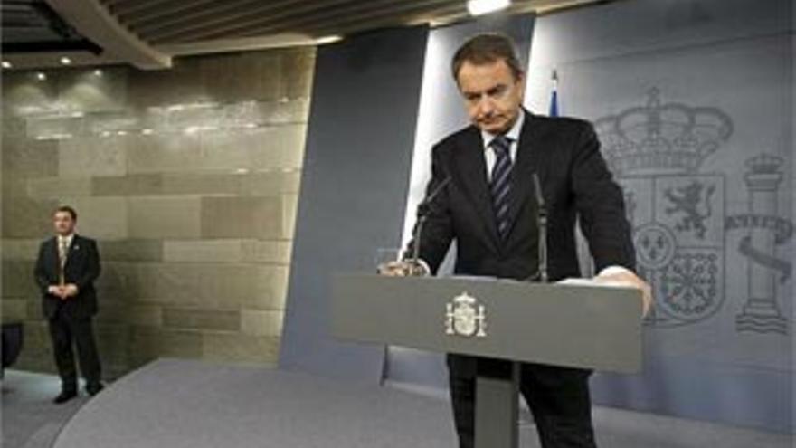 Zapatero afirma que España no se someterá a ETA, sino que someterá a los asesinos