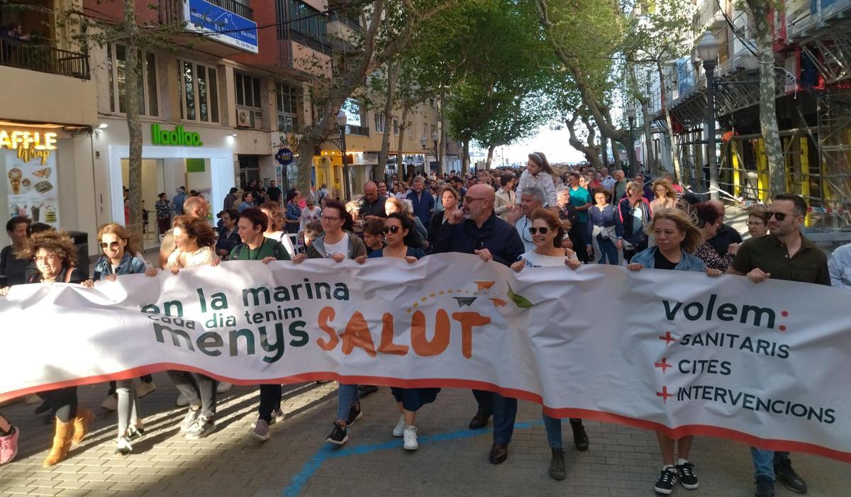 La cabecera de la manifestación de esta tarde en Dénia