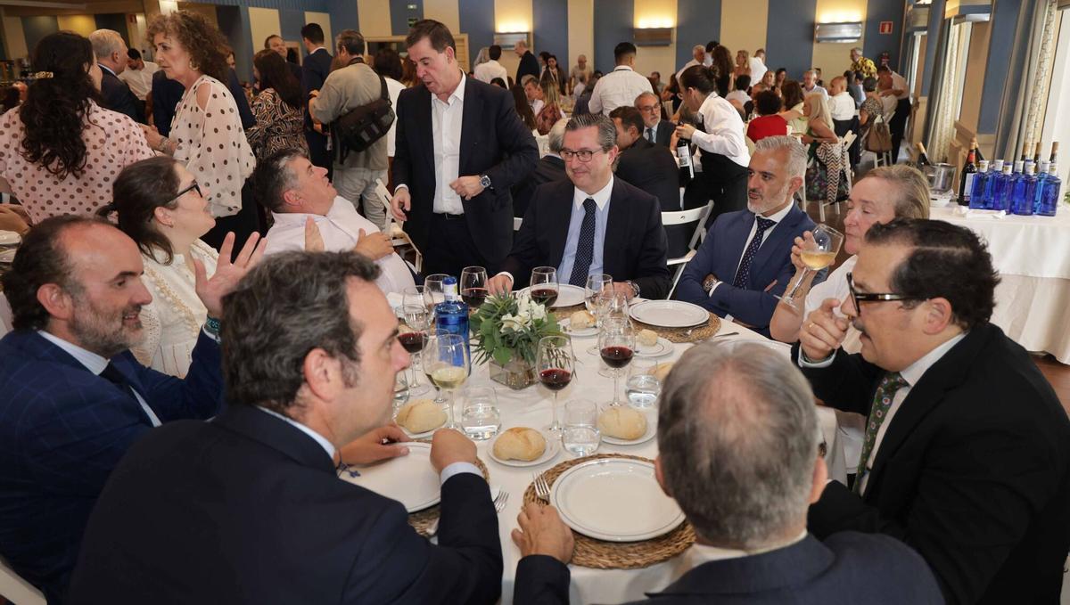 La calurosa despedida a Germán Serrano, el eterno juez decano de Vigo