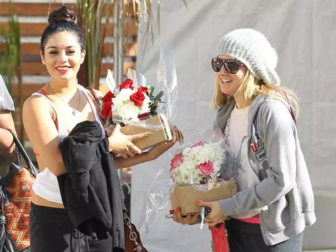 Vanessa Hudgens y Ashley Tisdale, de compras