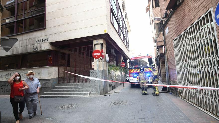 Los bomberos intervienen en el incendio