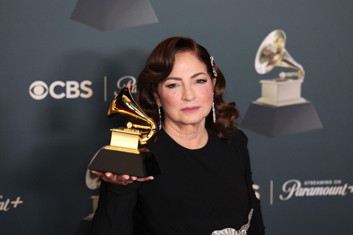 La cantante Gloria Estefan posa en la sala de prensa de los premios Grammy en Los Ángeles (EEUU), el pasado 2 de febrero.