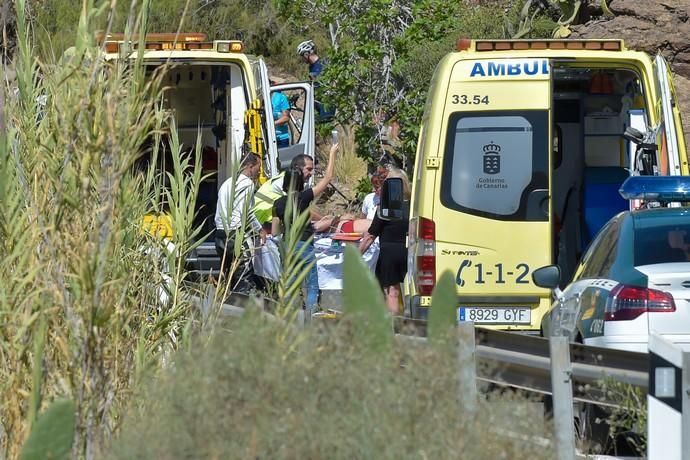 17-03-2019 SAN BARTOLOMÉ DE TIRAJANA. Accidente. Choca un coche contra tres motos.   Fotógrafo: ANDRES CRUZ  | 17/03/2019 | Fotógrafo: Andrés Cruz