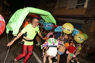 La divertida Retreta de los Moros y Cristianos de San Blas en Alicante