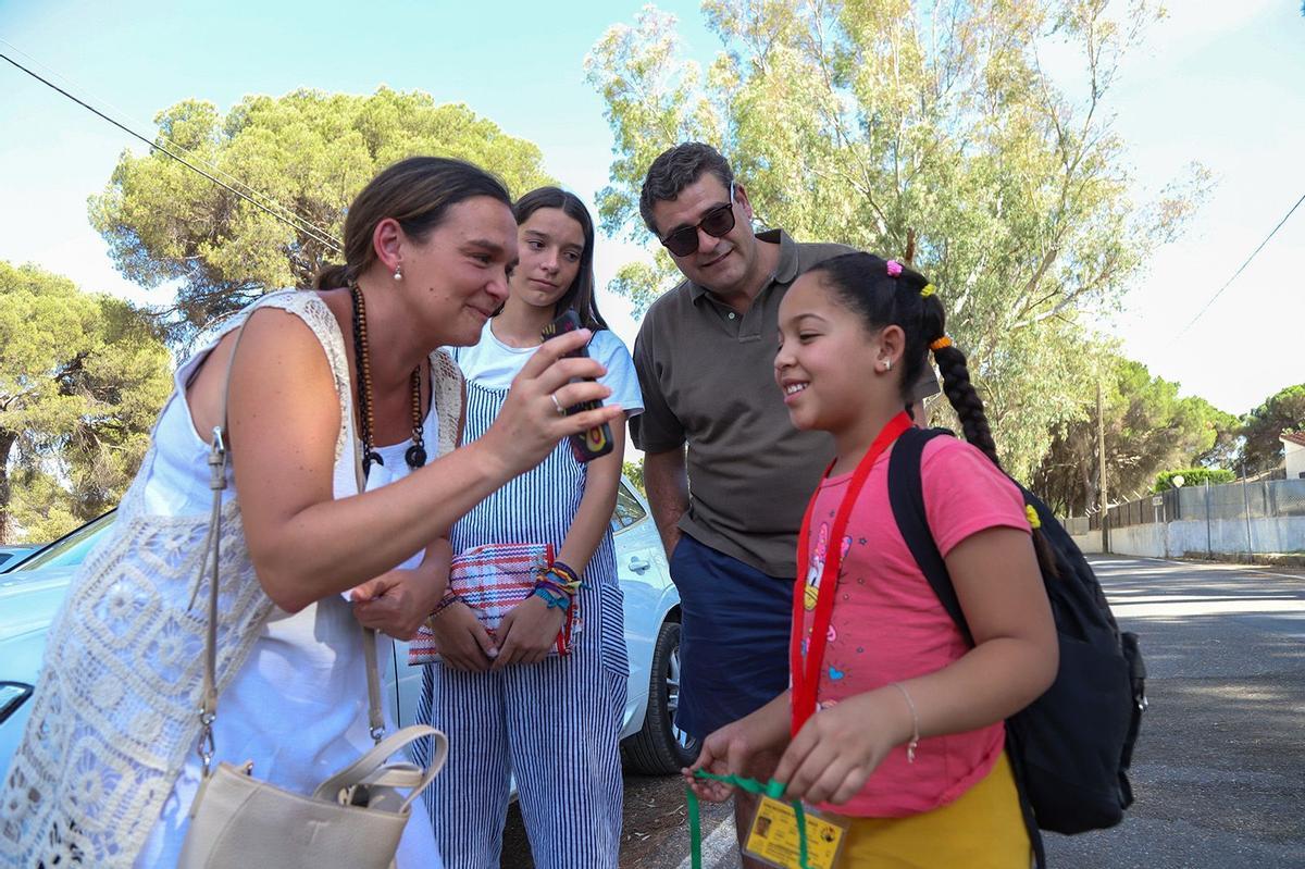 Llegada de jóvenes saharuis a Córdoba con el programa 'Vacaciones en Paz'.