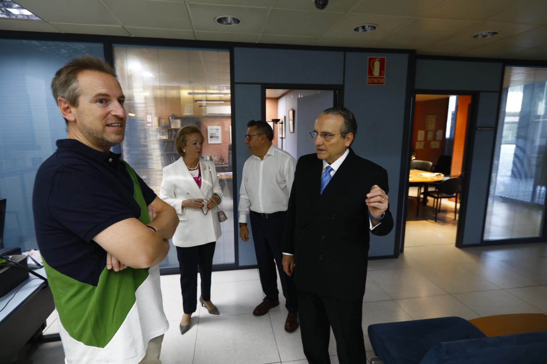 Javier Moll, fundador de Prensa Ibérica, visita El Periódico de Aragón