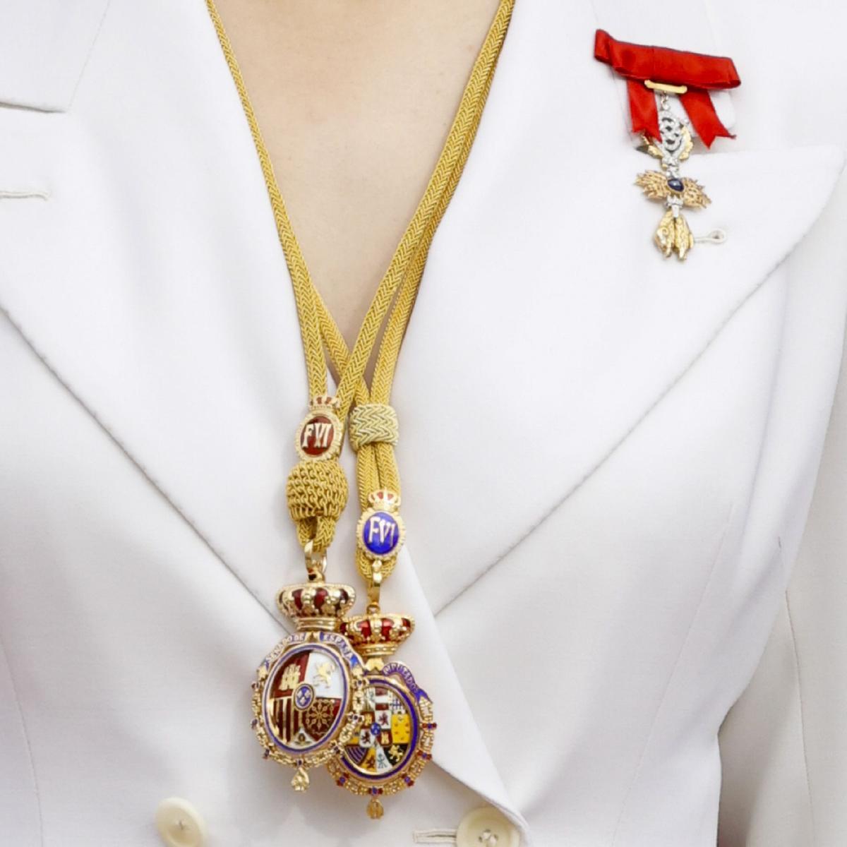 Medallas de Oro de las Cortes Generales de España impuestas a la princesa Leonor