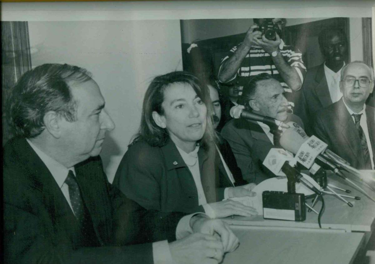 Inauguración del centro de Migraciones de Santa Lucía en 1994.