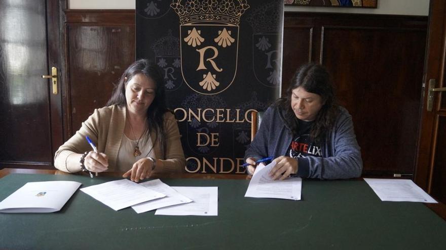 La Concejala de Cultura, Teresa París, firma el convenio con la Asociación Millo Verde. / FdV