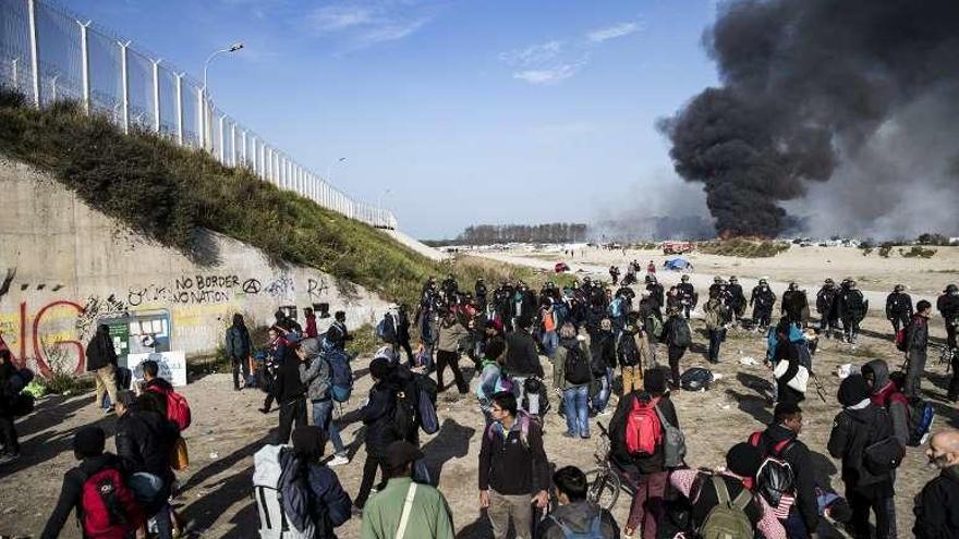 Francia completa en tres días la evacuación de la &quot;jungla de Calais&quot;