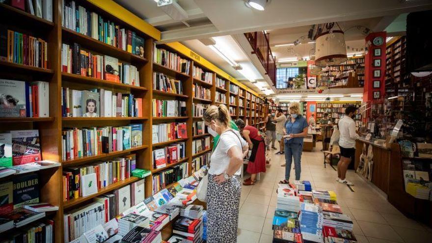 El Día del libro más atípico de la historia vive una &quot;muy buena&quot; jornada