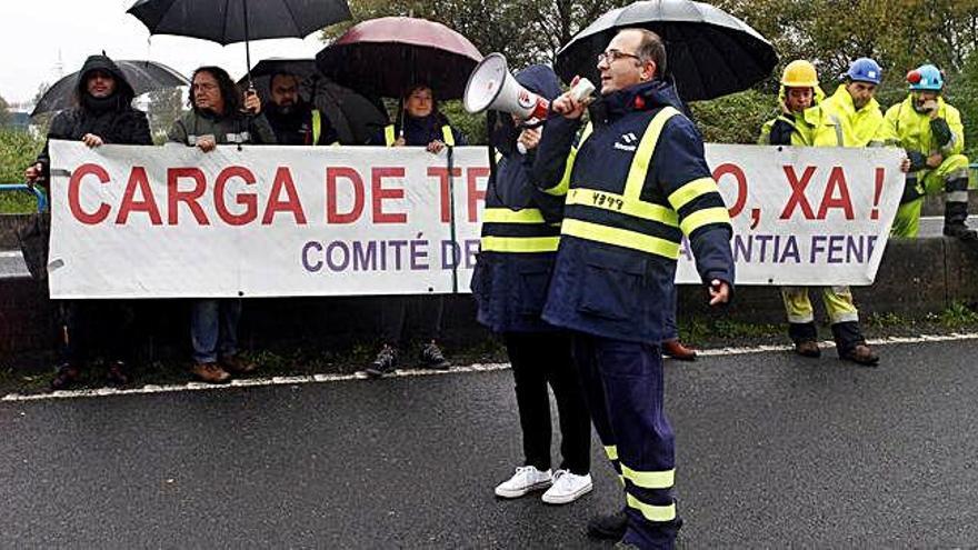 Trabajadores de Navantia Ferrol, durante la manifestación convocada ayer.