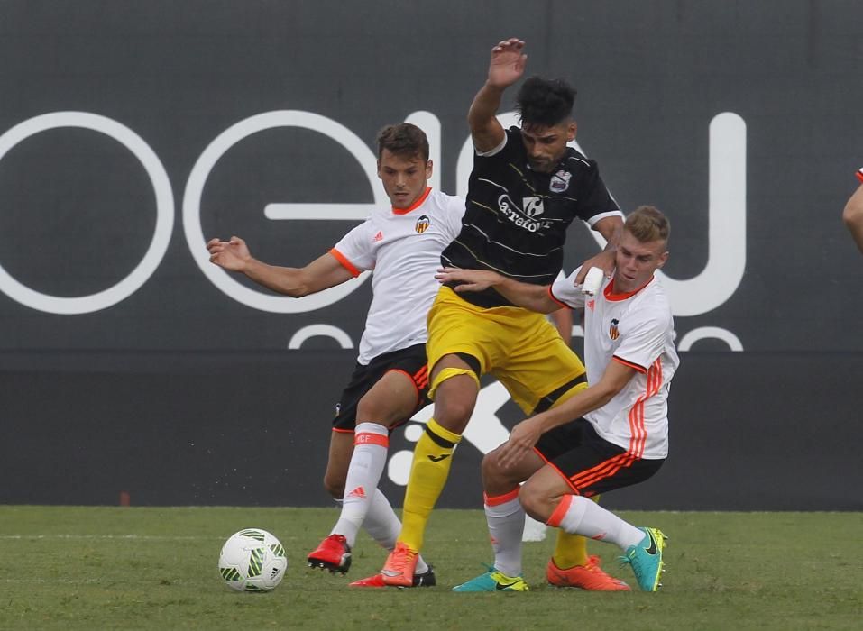 Las mejores imágenes del Valencia Mestalla - AE Prat