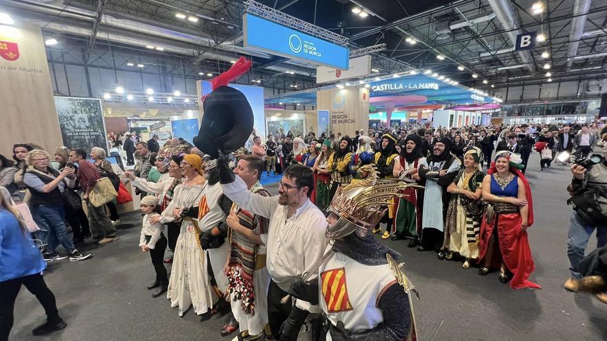 Oliva triunfa en Fitur 2024 con el desfile de Moros y Cristianos