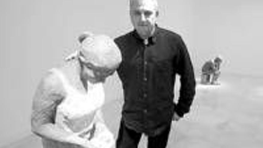 El Colegio de Aparejadores inaugura una colección de esculturas de Juan Gila