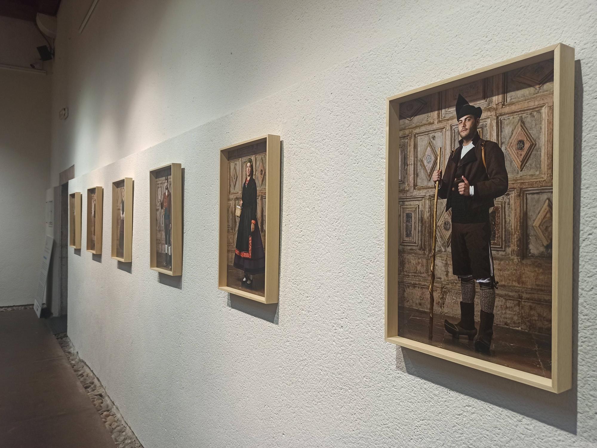 EN IMÁGENES | Así es la exposición "El vistir" sobre el traje tradicional asturiano