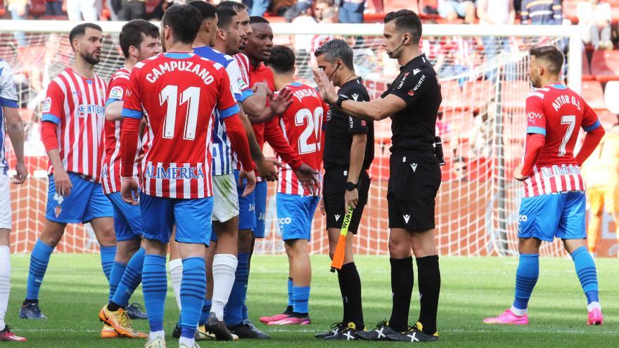 El Sporting contacta con el Comité Técnico de Árbitros tras el gol anulado a Campuzano