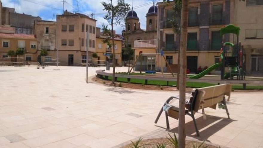 La fuente de plaza Maissonave obliga a ampliar la ruta del desfile de carrozas