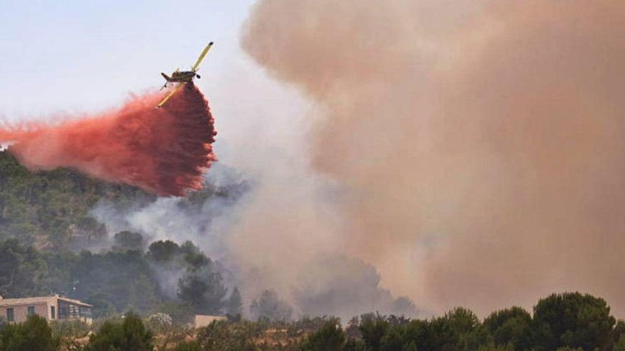 Espectacular incendio forestal en Algímia d&#039;Alfara