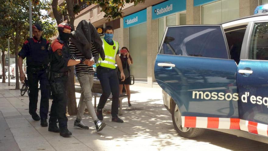 Els Mossos s&#039;emporten un dels detinguts vinculats amb l&#039;assassinat de Jordi Comas el 2016