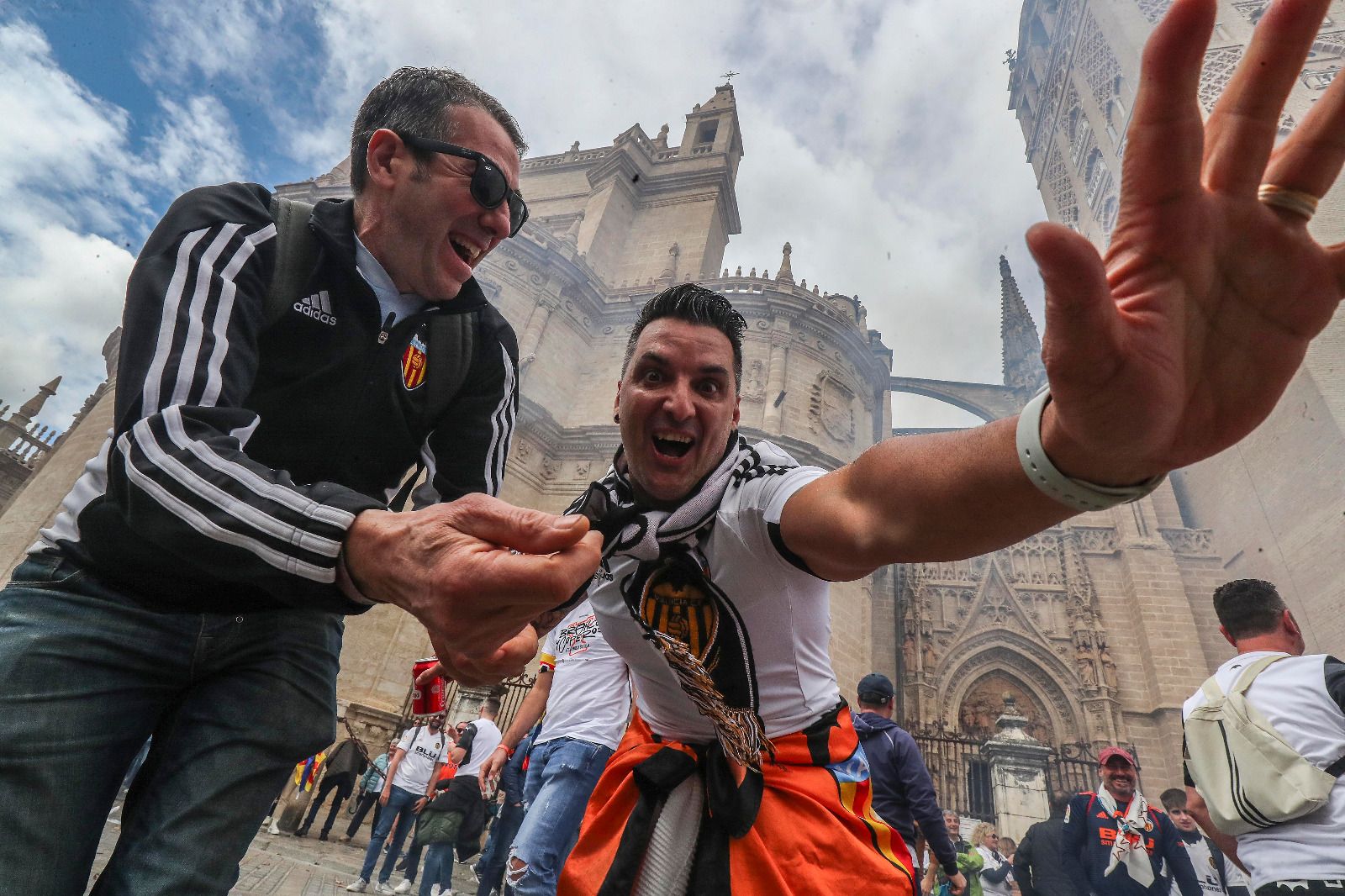 La afición valencianista toma Sevilla