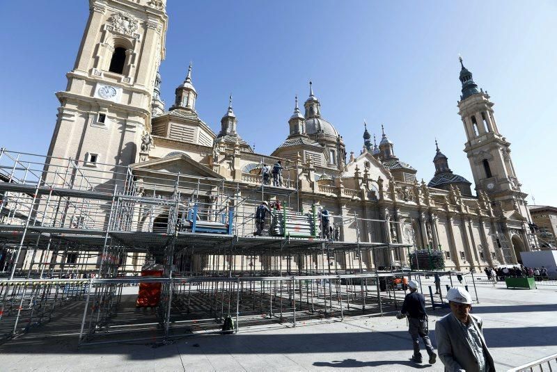 Montaje de la estructura de la Virgen del Pilar