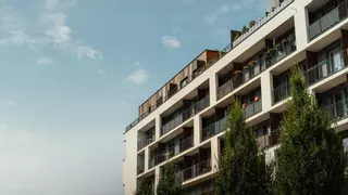 Si estás pensando en comprarte una vivienda, esto es lo que debes saber para no pagar intereses: una operación libre de sanciones e impuestos