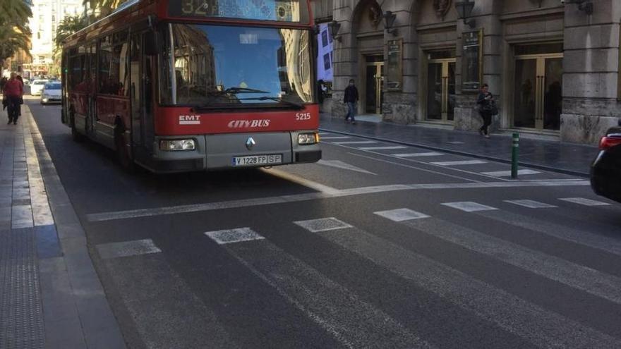 Detenido por tocar los pechos a una niña de 13 años en un autobús de la EMT