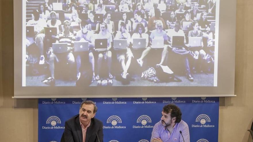 Luis Collado, izquierda, y David Arráez, en un momento del acto.