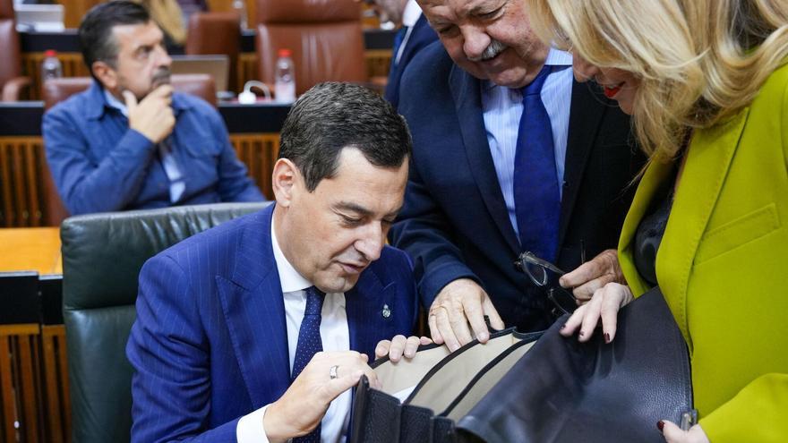 El Gobierno andaluz saca adelante un presupuesto "histórico" frente a una izquierda que los tacha de "bulo"