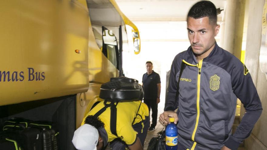 Vitolo, esta mañana, abandona el Gran Canaria, junto a Lemos.