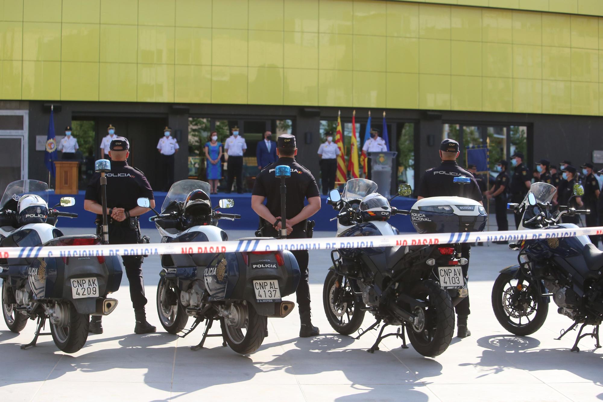 Entrega del bastón de mando a la comisaría de la Policía Nacional de Vila-real