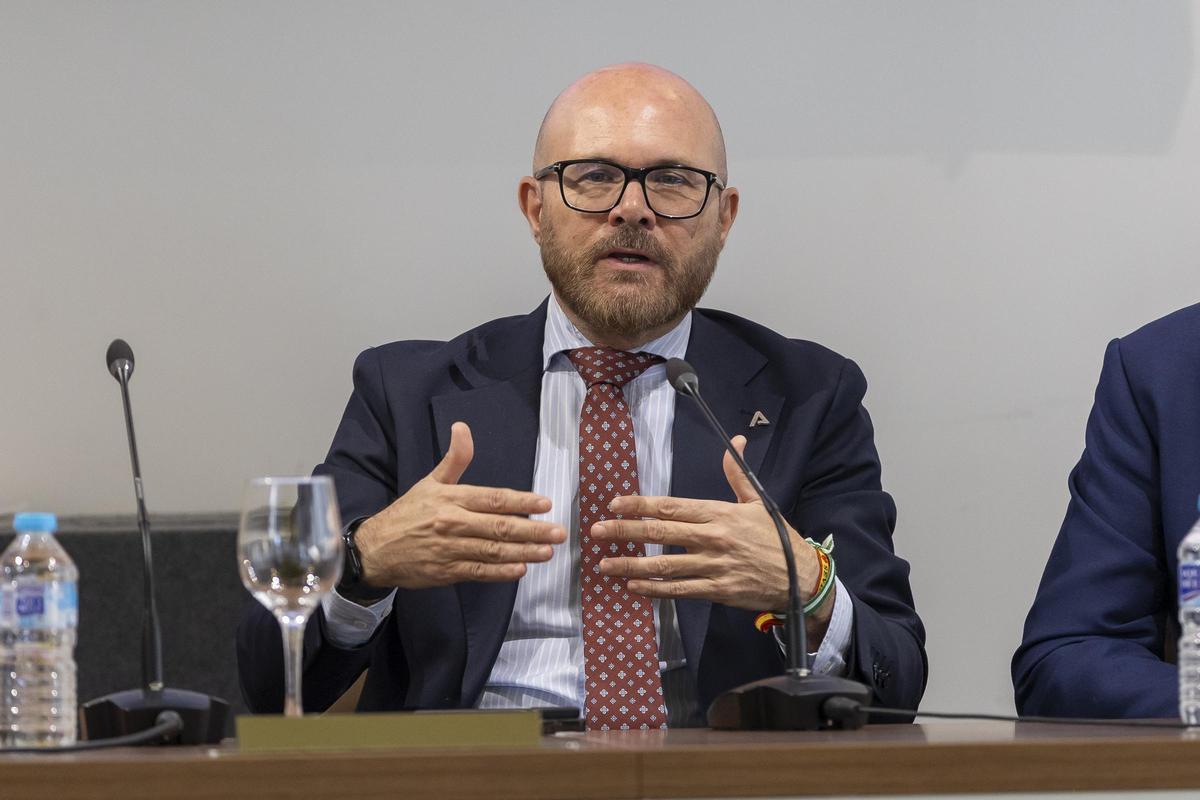 Florentino Santos.
