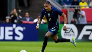 ¡Alarma Raphinha! Se retiró con molestias del amistoso con Brasil