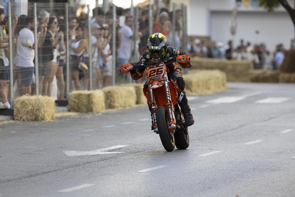Todas las imágenes de la 73ª edición de la carrera urbana de motos de Xàtiva